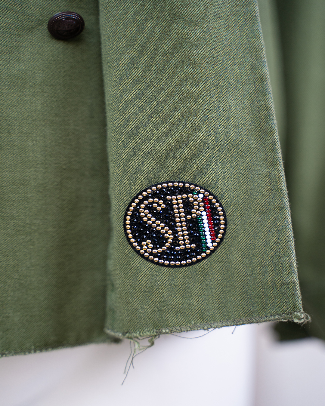 Sahariana Donna Sp Vintage Revival Verde Militare Con Geisha In Strass E Patch Giappone 4 Sahariana Donna Sp Vintage Revival Verde Militare Con Geisha In Strass E Patch Giappone - Foto 4