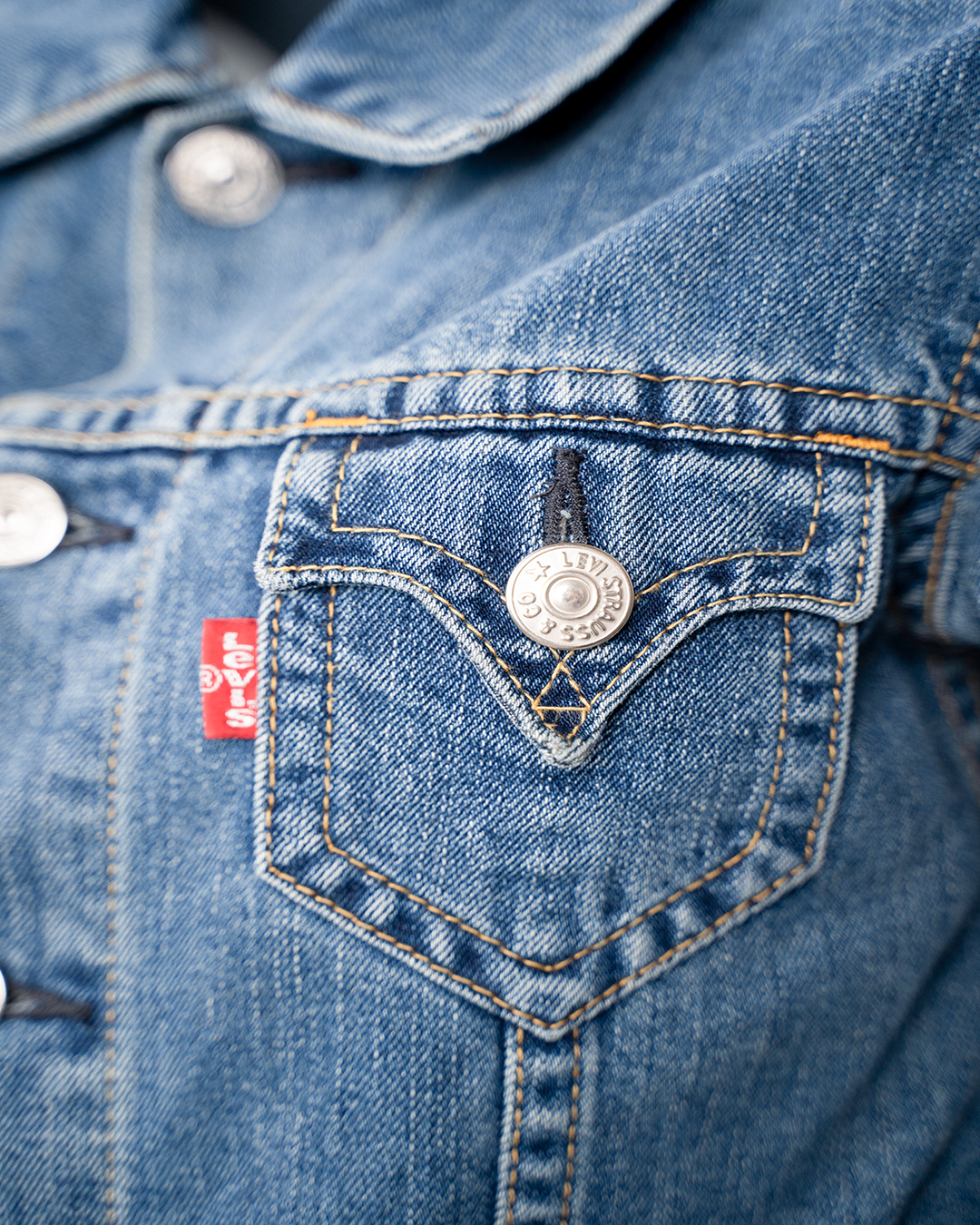 Giacca Di Jeans Corta Donna Levi'S Blu Sprone Western A V Cropped Vintage Anni 2000 4 Giacca Di Jeans Corta Donna Levi'S Blu Sprone Western A V Cropped Vintage Anni 2000 - Foto 4