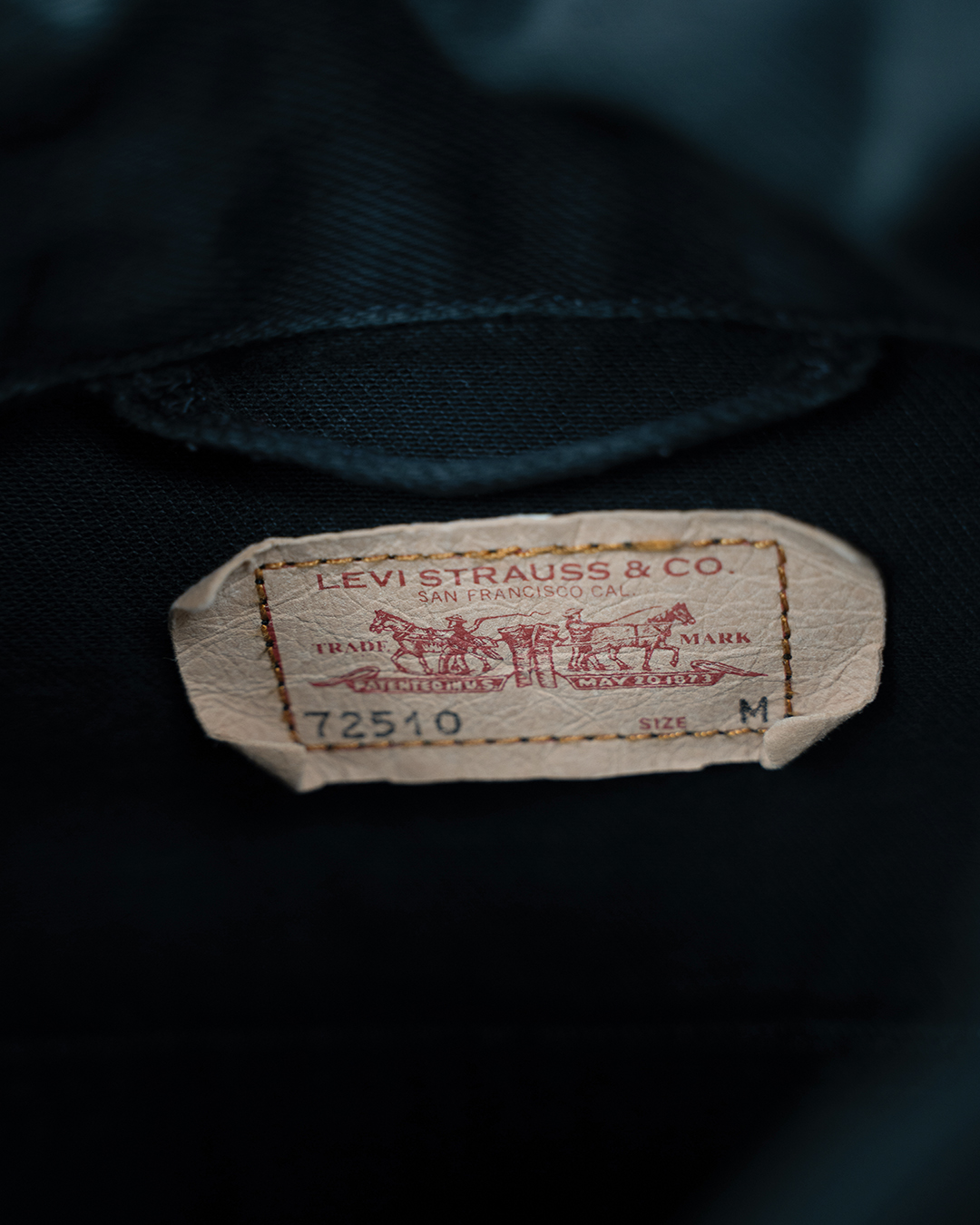 Giacca Di Jeans Levi'S Unisex Trucker Nera Lavaggio Sbiadito Vintage Anni 2000 4 Giacca Di Jeans Levi'S Unisex Trucker Nera Lavaggio Sbiadito Vintage Anni 2000 - Foto 4
